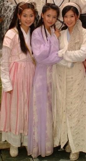 倚天屠龙记苏有朋39; 倚天屠龙记里的小昭一直戴着脚链,请问她是