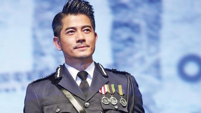 天王级明星剃光头郭富城像行走的卤蛋谢霆锋果然帅不需要发型