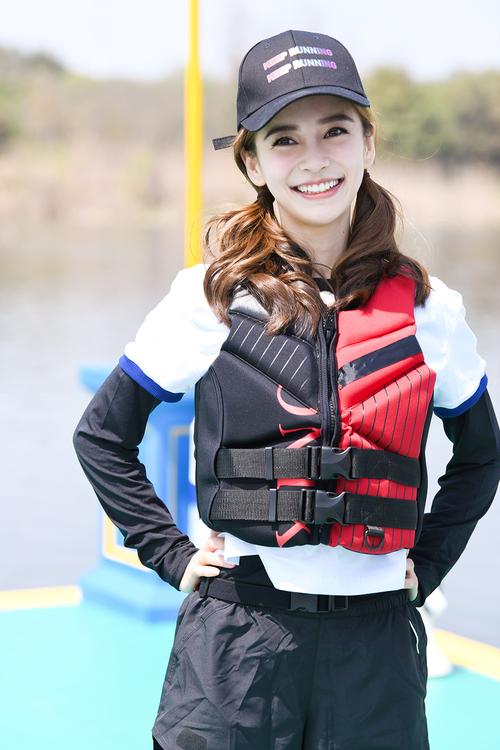 angelababy《奔跑吧》痛失资格落泪 为团队拼搏坚守