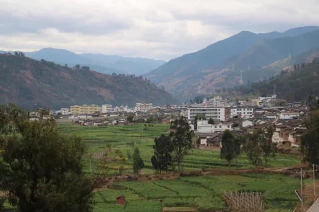 平川镇位于云南省大理白族自治州宾川县境内东北部