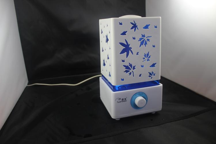超声波加湿器是采用超声波高频振荡器将水雾化为1—5微米的超微粒子