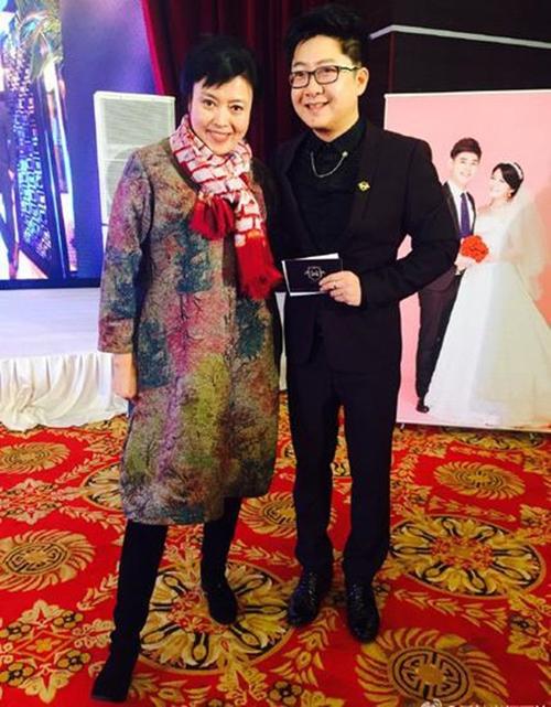 丁嘉丽演的角色土,但老了穿着端庄很漂亮,就是美颜太厉害很假!