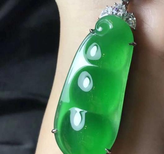 翡翠福豆寓意丰富,来看看行家们是如何挑选的?