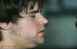 慢镜头回放,让你看下扇嘴巴子是怎样的