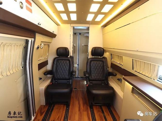 途酷神行者f338房车商务旅居于一体后置厨房与洗漱间