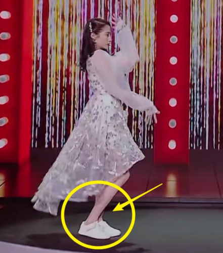 华晨宇和关晓彤共舞,同是172,华晨宇却比关晓彤高一头