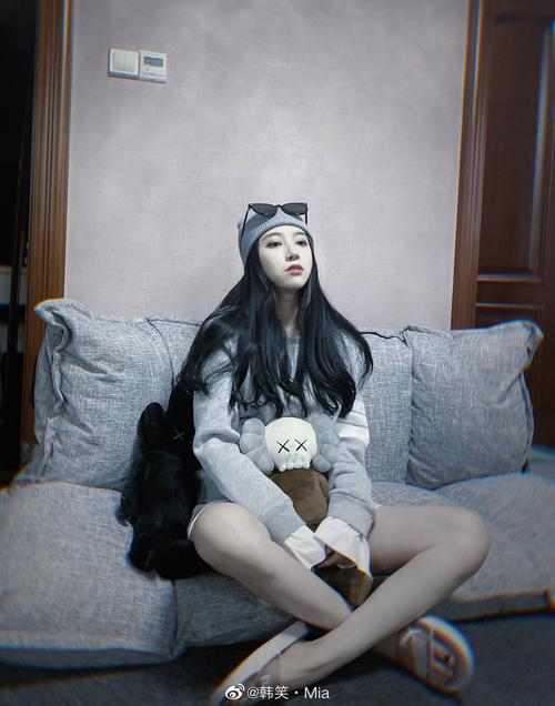 韩笑·mia:我可能快要宅死了… -柯云倩呐:哈哈哈哈
