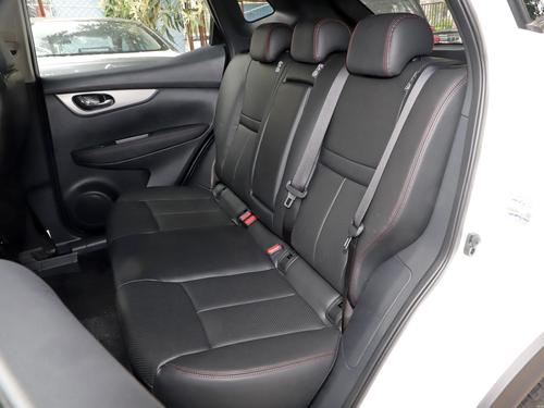 逍客虽然外形尺寸不大,但后排空间还是够用的/引自汽车之家图库