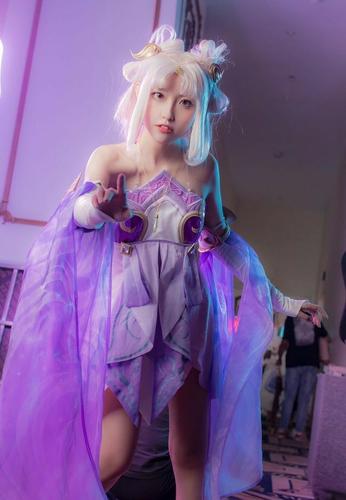 cosplay的对象多是动漫,游戏与古代历史中的人物.