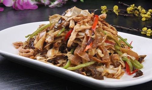 野山笋可做制菜原料和入药.