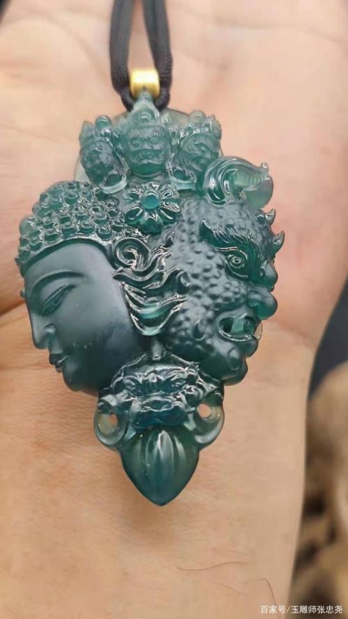 翡翠挂件:一念之间