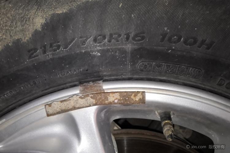 现代ix35左前轮胎尺寸