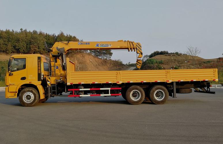 5米起重10吨,徐工后八轮12吨随车吊四节臂吊机不伸臂长4.