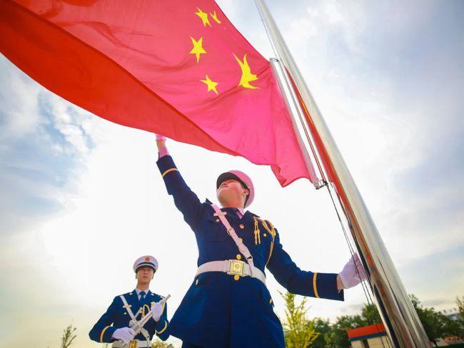 为祖国庆生|大同消防举行升旗仪式庆祝新中国成立72周年