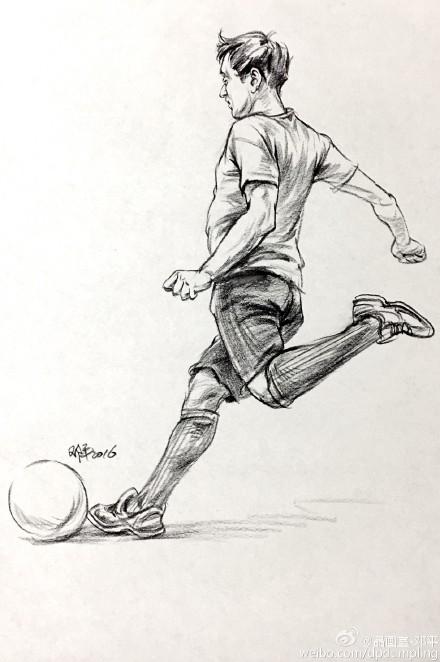 速写 单人速写 踢足球 男青年