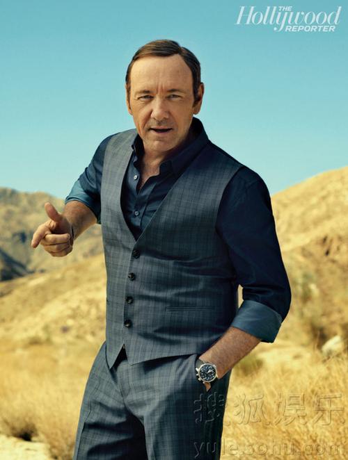 凯文-史派西登杂志封面 玩心姿态风骚