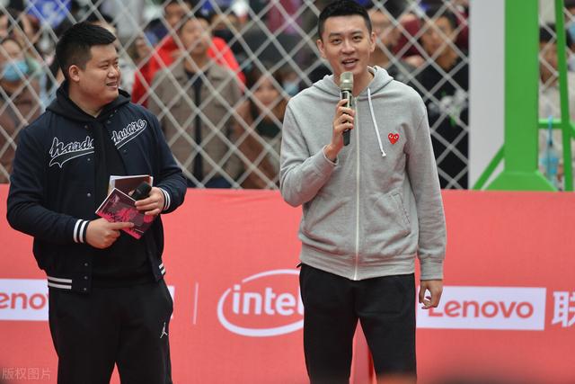 白话吐槽大会:范志毅的脱口秀,凭什么能「碾压」杨鸣?