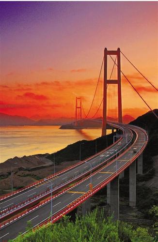 65公里的西堠门大桥竣工时,拿过世界上跨径最大的钢箱梁悬索桥的纪录