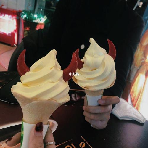 德克士牛角冰激凌也不错哦_冰激凌_德克士怎么样_巧克力_德克士牛角