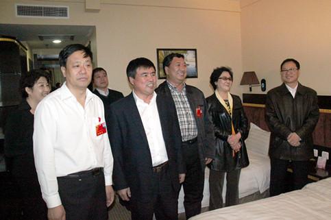 任宇江与四大班子领导亲切看望人大代表和政协委员