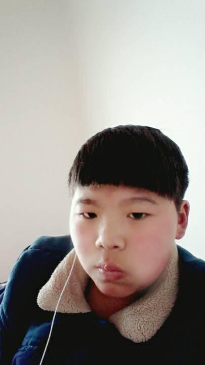 初一1米7的微胖男孩想留长头发留什么样的好看?这种行不行?