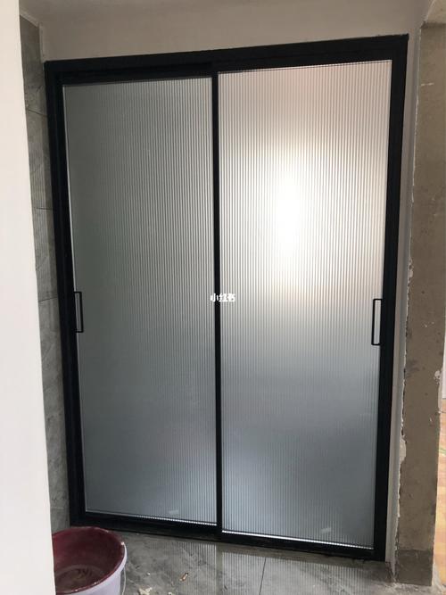 卫生间推拉门是不是长虹玻璃就不知道了_推拉门_卫生间_装修_装修日常