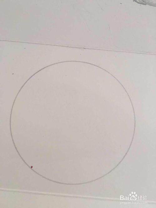 手工/爱好 > 手工艺  1 第一步  先画一个圆圈  作为草莓的轮廓  2 第