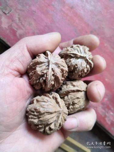 秦岭野生文玩核桃两对01