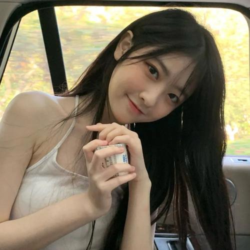 头像| 女生:一个人都无趣 两个人怎么会有意思