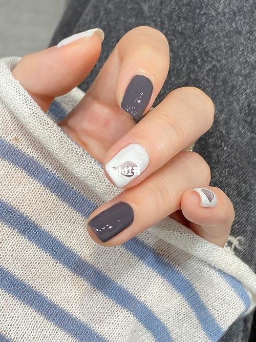 冷色调美甲 | 气质优雅美甲95_美甲_冷色调_穿搭_简约风_指甲油_美