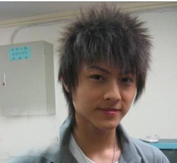 非主流男生烟花烫发型 非主流男生烫发发型图片