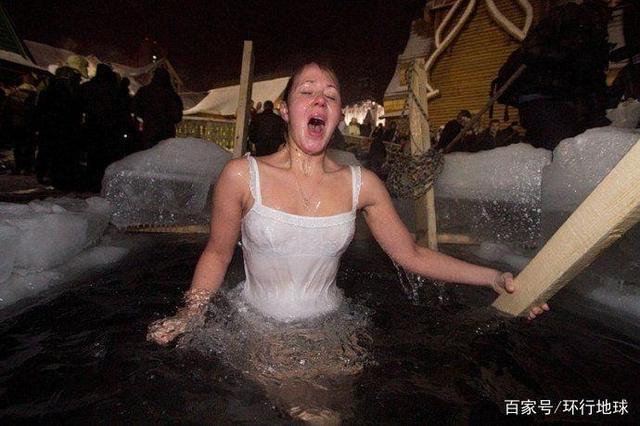 俄罗斯零下50摄氏度旅游,"冰桶挑战"让人印象深刻