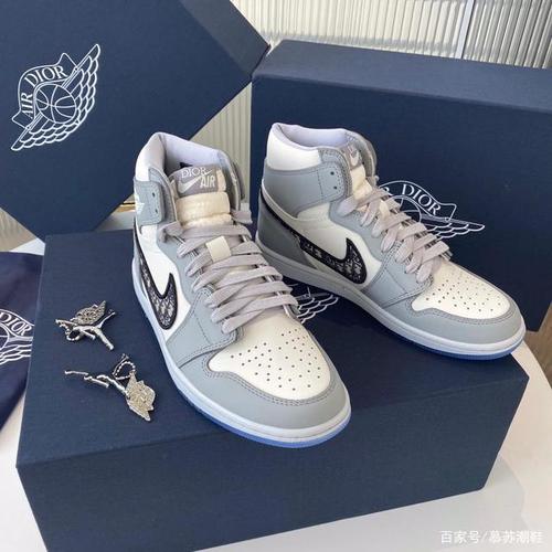 异常过火爆的迪奥aj是无数少年的梦呀 承载着时尚和对偶像的致敬.