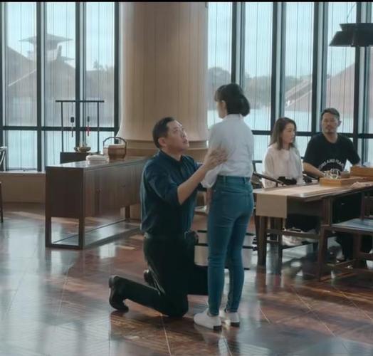 《生活家》中邱冬娜真的太惨了,遭遇多年未见的亲生爸爸的算计