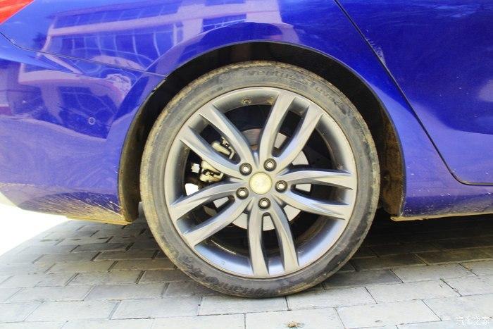 225/45r19的铝合金轮毂.