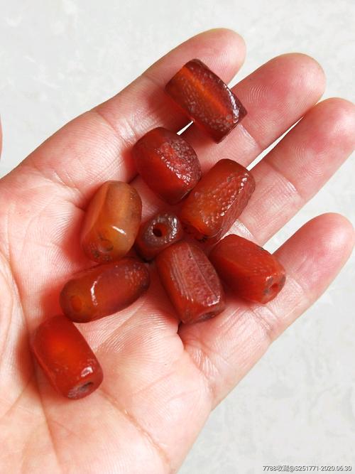 明代老玛瑙珠子一堆