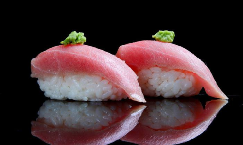 为什么日本人很喜欢吃金枪鱼寿司?
