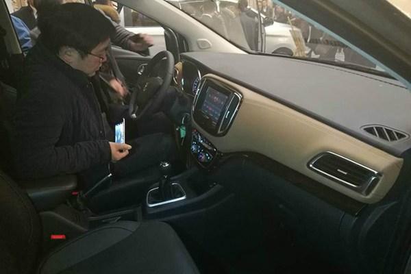 高配版金杯f50内饰