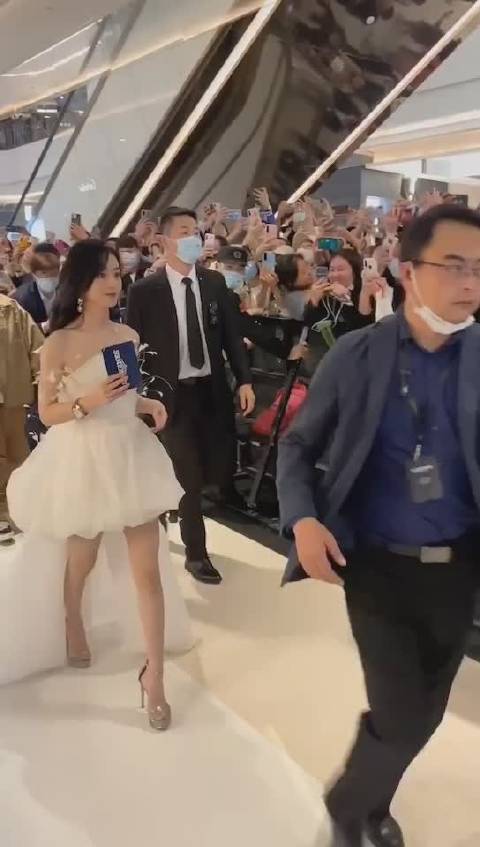 赵丽颖郑州正弘城活动现场,最佳视角@正弘城@郑州#赵丽颖来郑州了