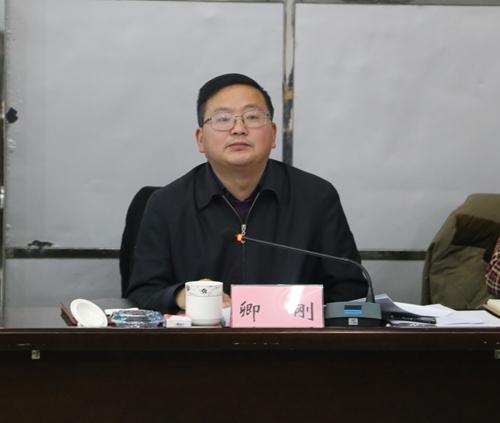州委常委组织部长卿刚深入黑水县调研基层党建工作