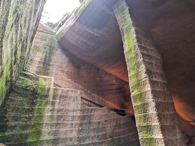 浙江衢州龙游石窟景区