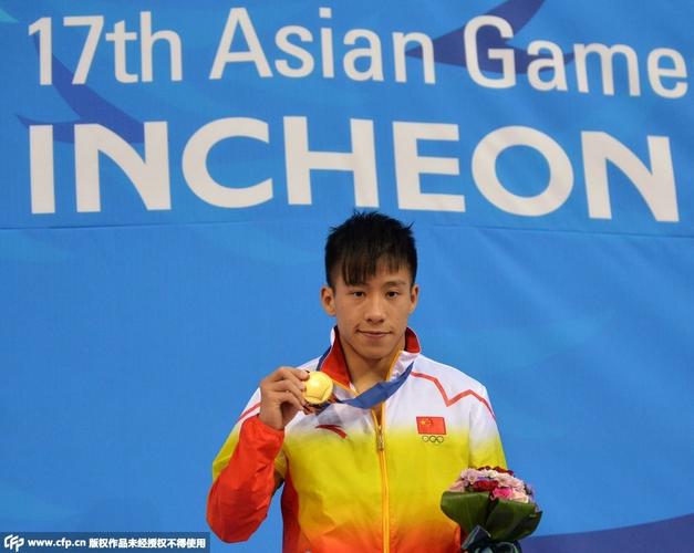 跳水男子1米板:兄弟档何超何冲包揽金银