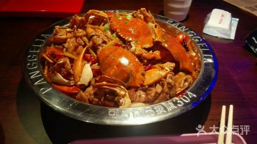 感觉里面最好吃的是土豆和鸡爪子,其次才是螃蟹和牛蛙,环境特
