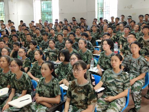 清华大学湖南招生组老师来汝城一中讲学