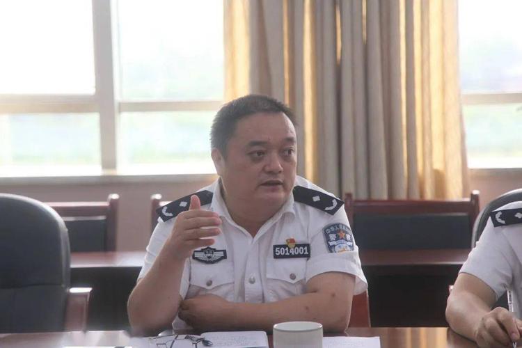 凤城监狱党委书记,监狱长 杨志立