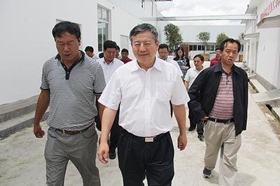 2014年8月8日,省科技厅厅长龙江一行,在丽江市副市长陈星元,市