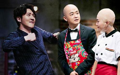 《开心剧乐部》包贝尔穿上大花围裙 秒变饭店服务员