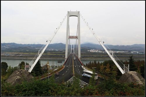 深秋初冬湖北游8——(远眺三峡大坝和西陵长江大桥)