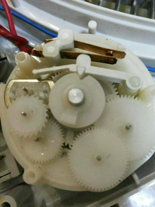 电扇的定时器内的齿轮有什么作用?