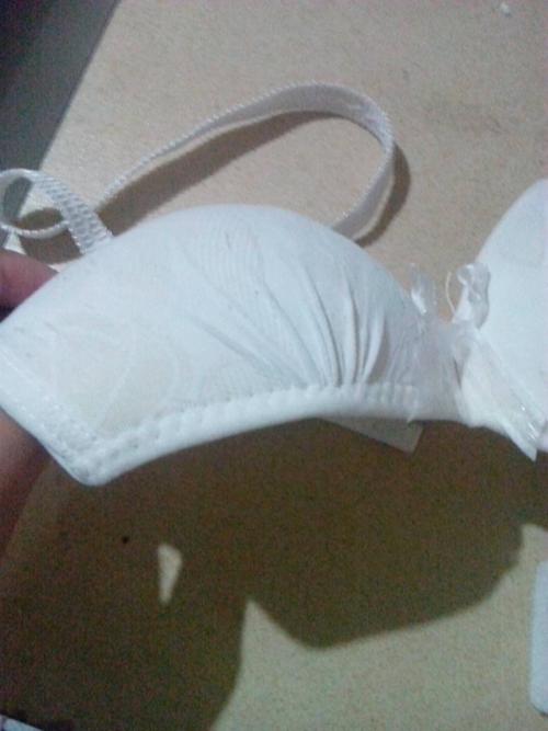 很挺,但我的胸还很平 回答 你多大 是不是刚发育 追问    回答 什么